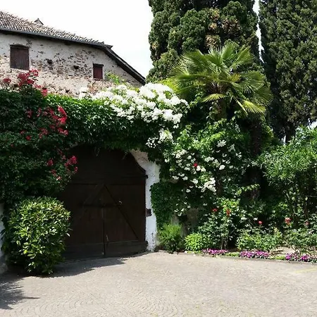 Habitación en casa particular Ansitz Wendelstein Appiano Sulla Strada Del Vino
