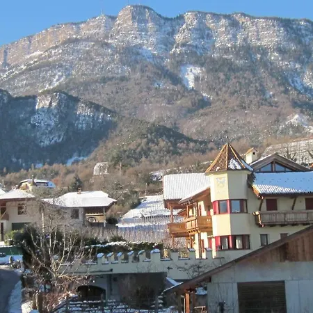 Alloggio in famiglia Ansitz Wendelstein Appiano Sulla Strada Del Vino